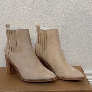 Pointer toe chunky heel casual Chelsea western boot